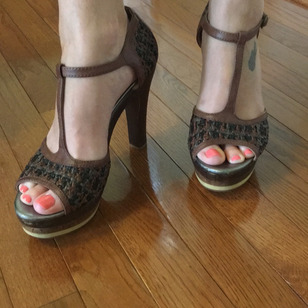 Amazing Frye platform heels